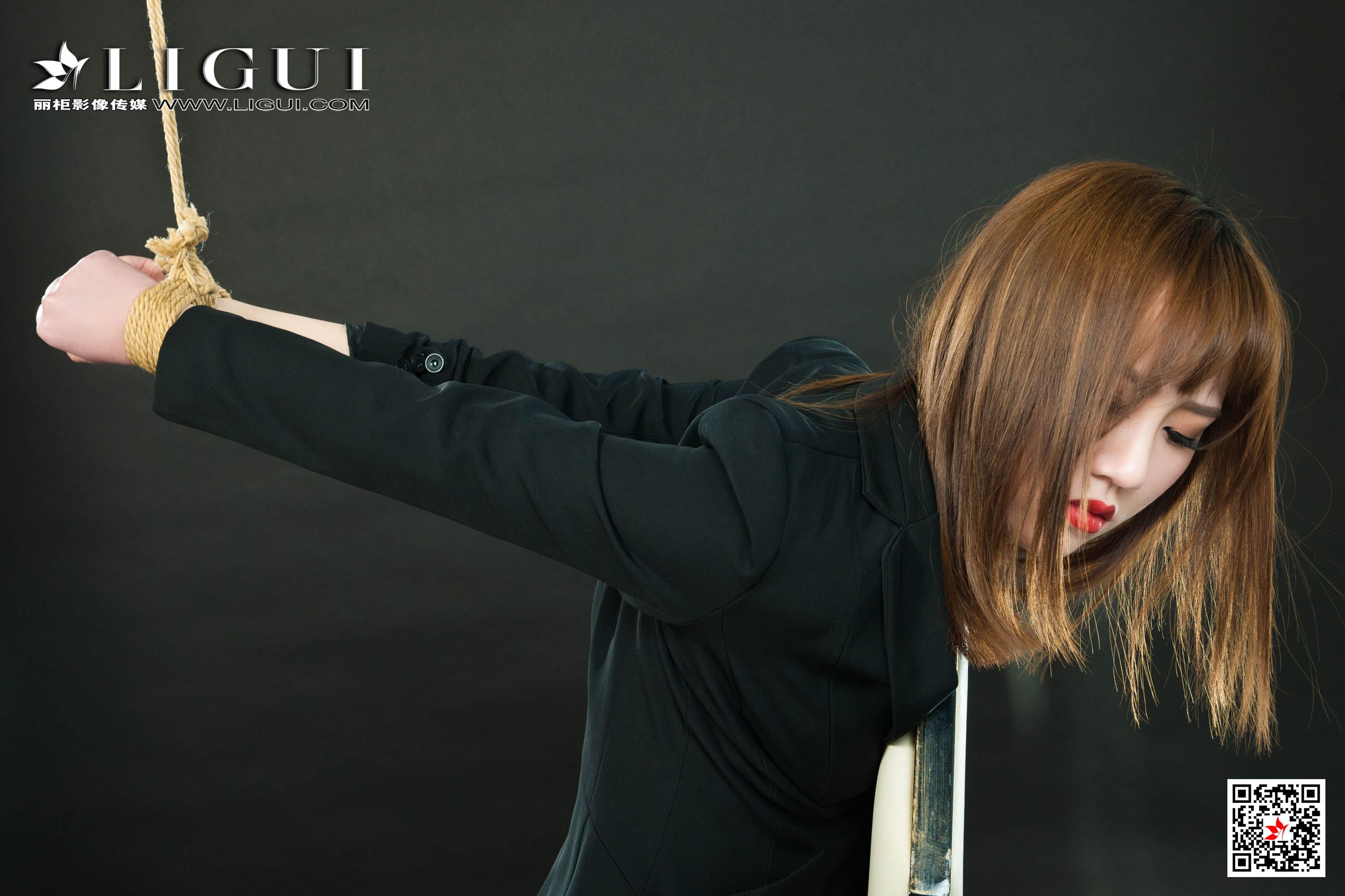 Ligui丽柜  2020.11.27《惩戒秘书》多多